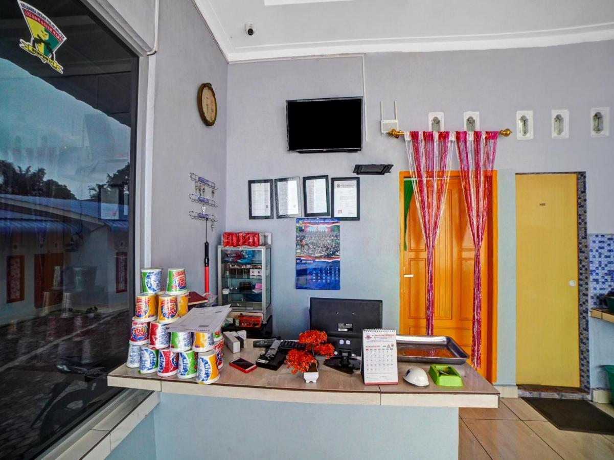 Oyo 90509 Nadia Hotel Pematangsiantar Exterior photo