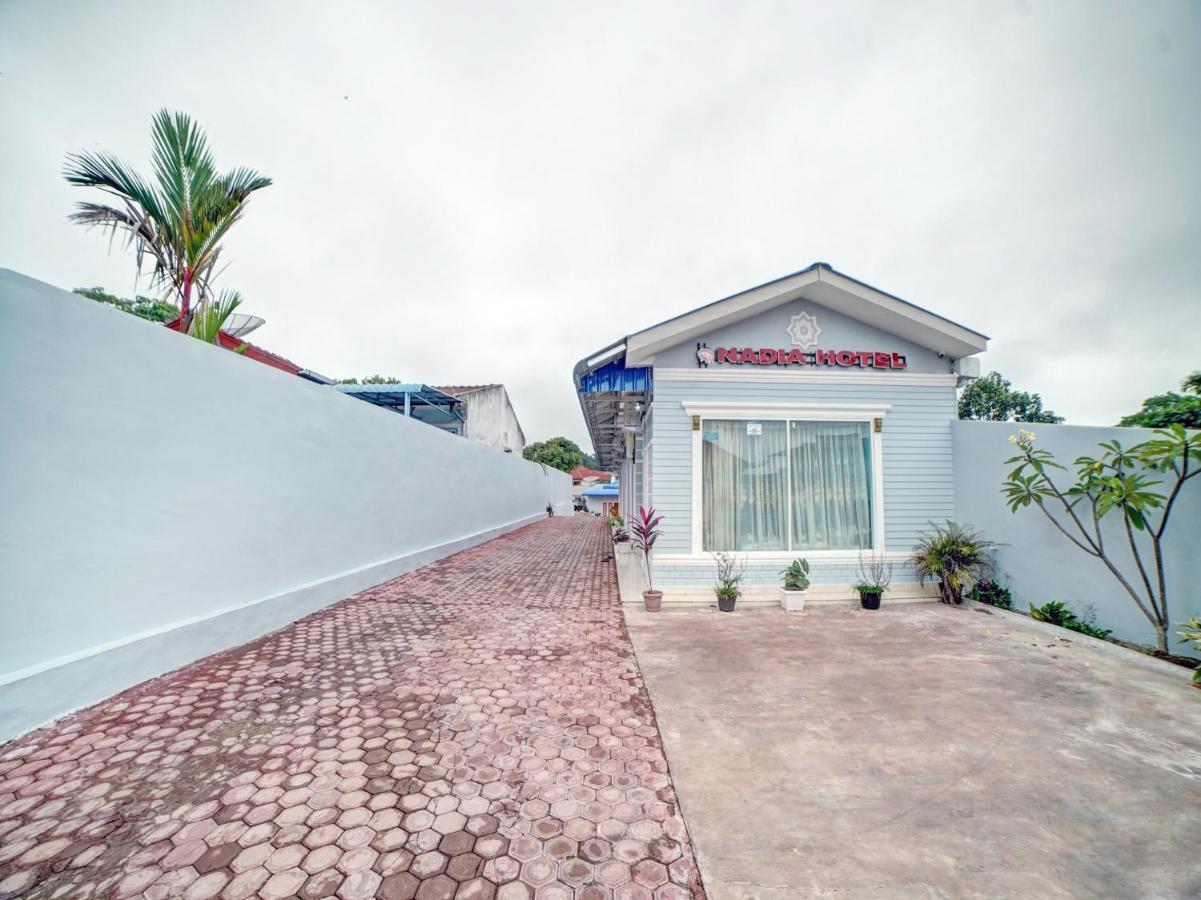 Oyo 90509 Nadia Hotel Pematangsiantar Exterior photo