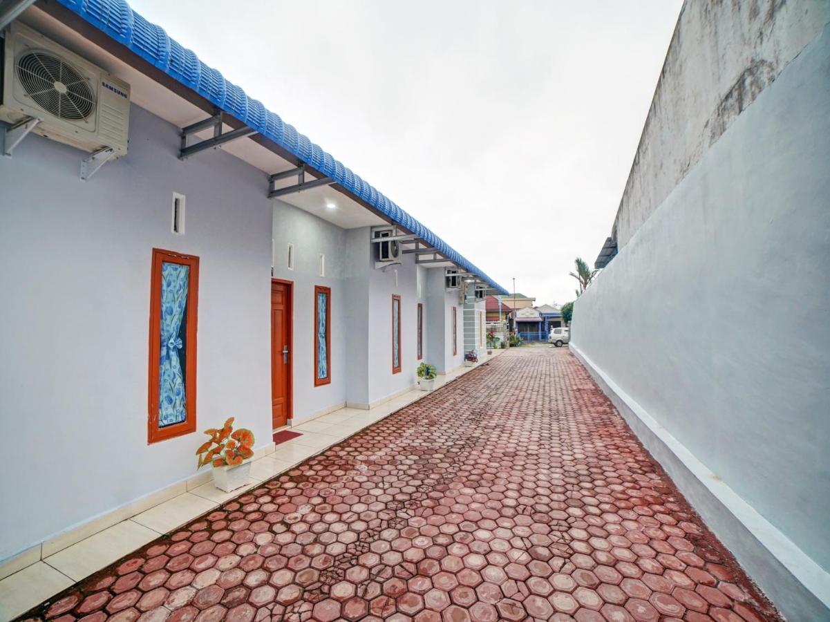 Oyo 90509 Nadia Hotel Pematangsiantar Exterior photo