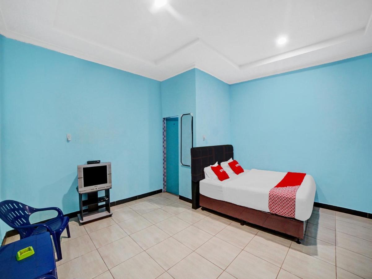 Oyo 90509 Nadia Hotel Pematangsiantar Exterior photo